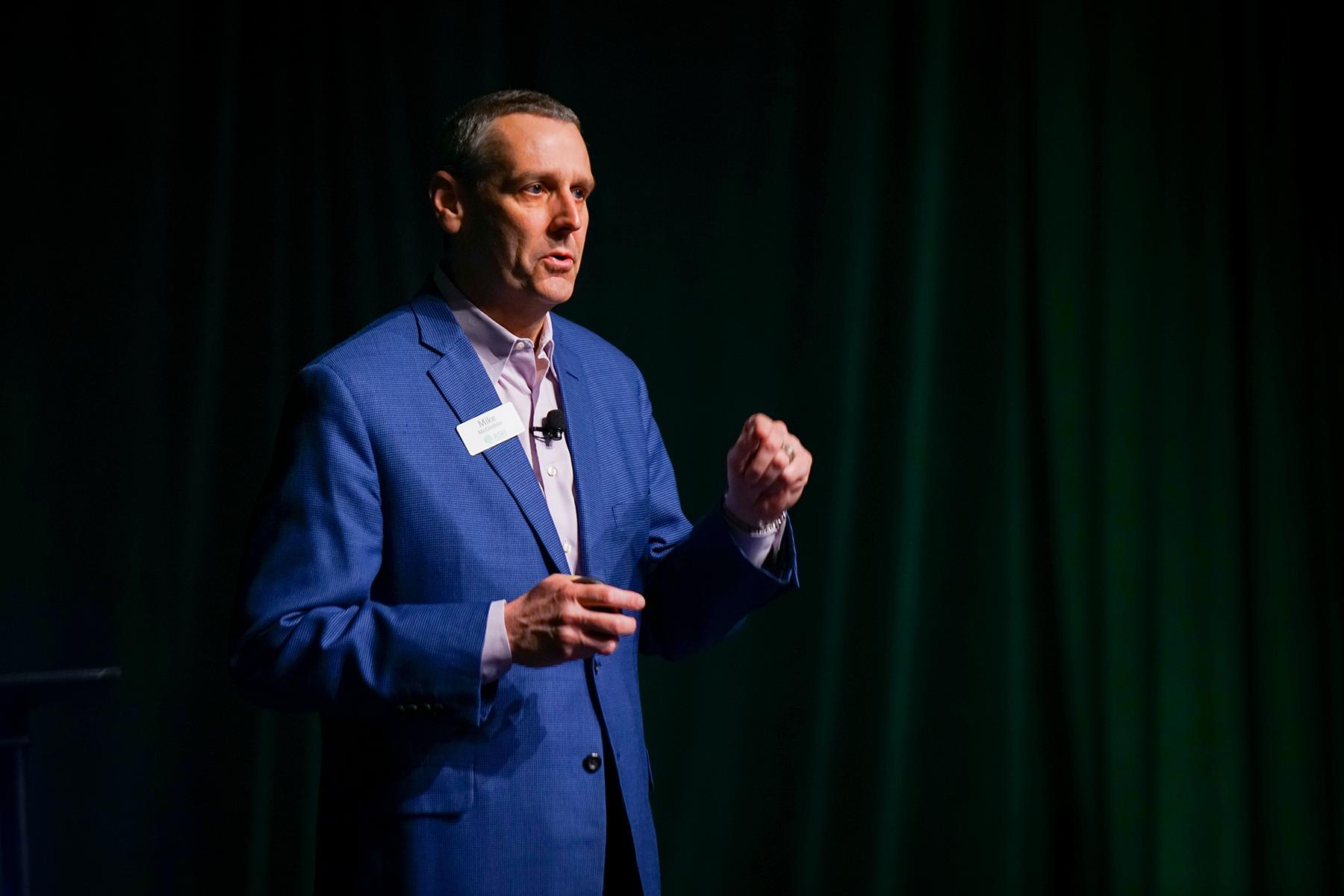 Mike McGlothlin - On Stage